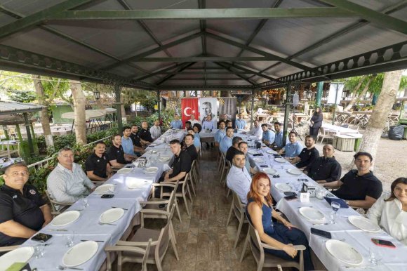 BAŞKAN SEÇER, MSK ERKEK BASKETBOL TAKIMI İLE BULUŞTU