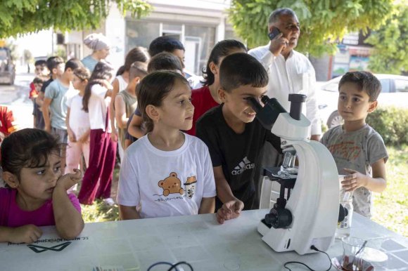 MERSİN’DE BİLİM ATÖLYELERİ ÇOCUKLARIN AYAĞINA TAŞINDI