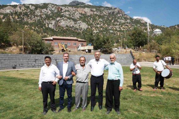 BAŞKAN TOPTAŞ, KERTMEN’DE GÜREŞ SAHASINI İNCELEDİ