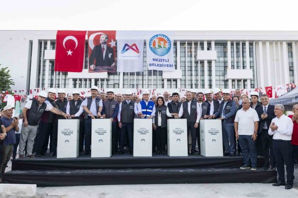 MERSİN’DE 138 MİLYON LİRALIK KENT MEYDANININ TEMELİ ATILDI