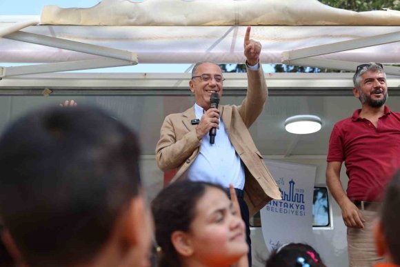 BAŞKAN YAPAR, ÇOCUKLARIN MUTLULUĞUNA ORTAK OLDU