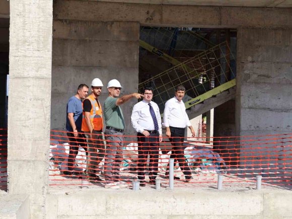 ARSUZ’DA 4 DERSLİKLİ İKİ ANAOKULUNUN YAPIM ÇALIŞMALARI SÜRÜYOR