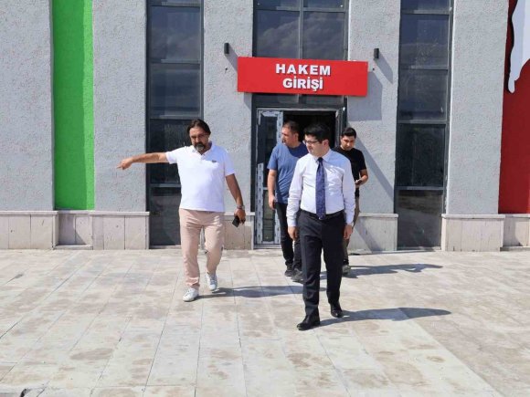 ARSUZ’DA 6 BİN 846 METREKARELİK KAPALI SPOR SALONUNDA SONA GELİNDİ