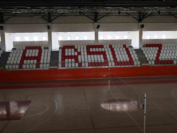 ARSUZ’DA 6 BİN 846 METREKARELİK KAPALI SPOR SALONUNDA SONA GELİNDİ