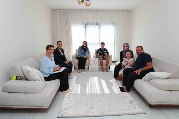 ESRA MASATLI, YÜREĞİMİZDEKİ IŞIK PROJESİ KAPSAMINDA AİLELERLE BİR ARAYA GELDİ