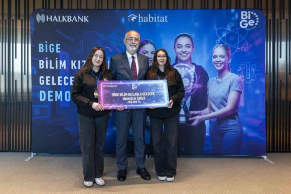 MERSİNLİ LİSE ÖĞRENCİLERİNİN PROJESİ 562 TAKIM ARASINDAN BİRİNCİ OLDU