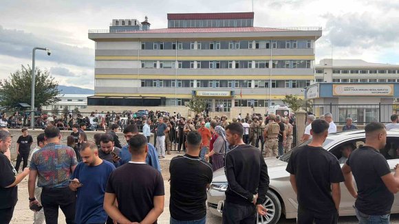 YEĞENİ TARAFINDAN ÖĞRETMENİN ÖLDÜRÜLDÜĞÜ SALDIRIDA, SİLAH SESLERİNİ DUYUP OKULA KOŞANLAR YAŞANANLARI ANLATTI