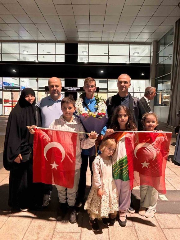 AVRUPA ŞAMPİYONUNA KAHRAMANMARAŞ’TA COŞKULU KARŞILAMA