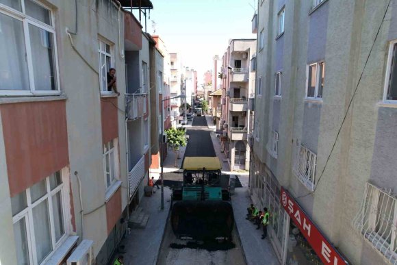AKDENİZ’DE YOL ÇALIŞMALARI HIZ KESMEDEN SÜRÜYOR