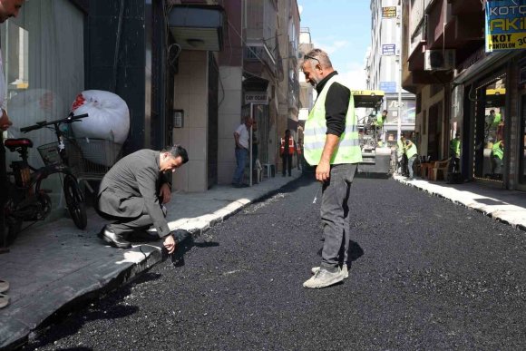 AKDENİZ’DE YOL ÇALIŞMALARI HIZ KESMEDEN SÜRÜYOR