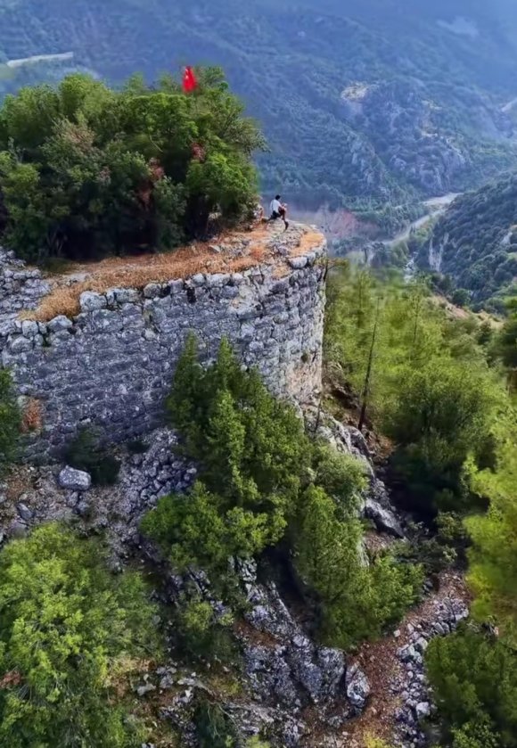 TARİHİ HİSAR KALESİ YILLARA MEYDAN OKUYOR