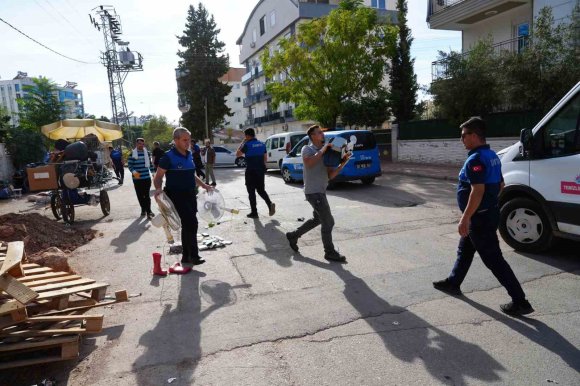 KEPEZ’DE PAZARLARDA KALDIRIM İŞGALİ VE HAKSIZ REKABETE GÖZ AÇTIRILMIYOR