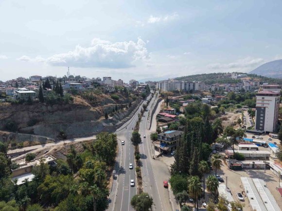 KIRIKHAN’DA 5 ANA ARTERDE ULAŞIM ALTYAPISI YENİLENDİ
