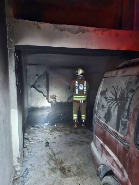 ANTAKYA’DA METRUK İŞ YERİNDE YANGIN ÇIKTI