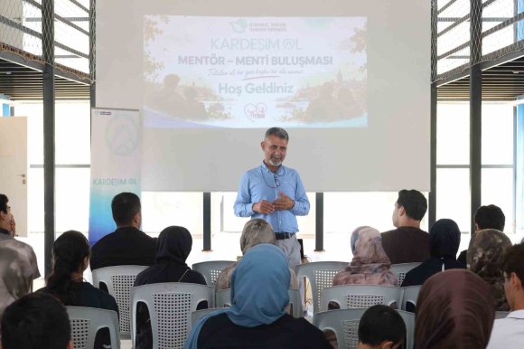 HBB’DEN BAŞARILI ÖĞRENCİLERE BURS, TABLET VE MENTÖRLÜK DESTEĞİ