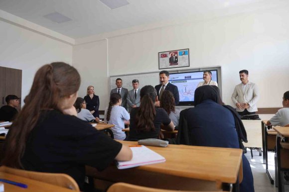 DEPREMDE 210 EĞİTİM KURUMUNUN YIKILDIĞI HATAY’DA 254 YENİ OKUL HİZMETE AÇILDI