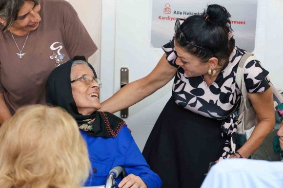 HBB’DEN YAŞLI VATANDAŞLARA 1 EKİM DÜNYA YAŞLILAR GÜNÜ ZİYARETİ
