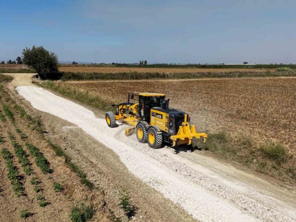 TARSUS’TA ARAZİ YOLLARINDA BAKIM VE DÜZENLEME ÇALIŞMASI