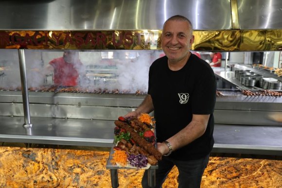 KABURGACI YAŞAR USTA, ULUSLARARASI ADANA LEZZET FESTİVALİ’NİN SPONSORLARINDAN OLDU