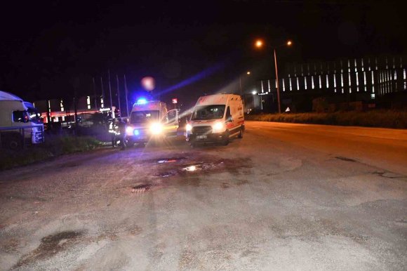 45 GÜNLÜK EVLİ ÇİFTİN YARALANDIĞI KAZA KAMERADA