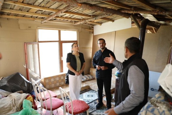ALANYA’DA YAŞLI ÇİFT YENİ YUVASINA KAVUŞTU