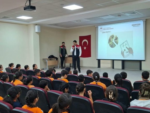 HATAY’DA ÖĞRENCİLERE GIDA İSRAFINA KARŞI FARKINDALIK EĞİTİMİ VERİLDİ