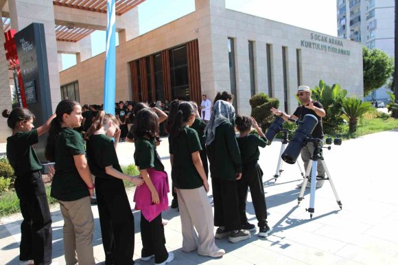 YÜREĞİR’DE DÜNYA UZAY HAFTASI’NA ÖZEL GÜNEŞ GÖZLEMİ