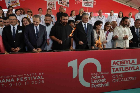 10’UNCU ULUSLARARASI ADANA LEZZET FESTİVALİ’NİN DEV MANGAL ATEŞİ YAKILDI