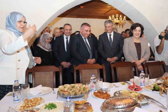 ADANA’DA ’SELAMLIK SOFRA MİRASI EVİ’ HİZMETE AÇILDI