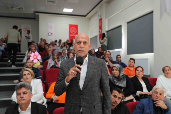 HATAY’DA KORUYUCU AİLELERE ÇOCUKLARLA İLETİŞİM EĞİTİMİ VERİLDİ