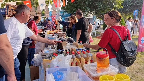 SAİMBEYLİ’NİN DOĞAL LEZZETLERİ FESTİVALDE İLGİ GÖRDÜ