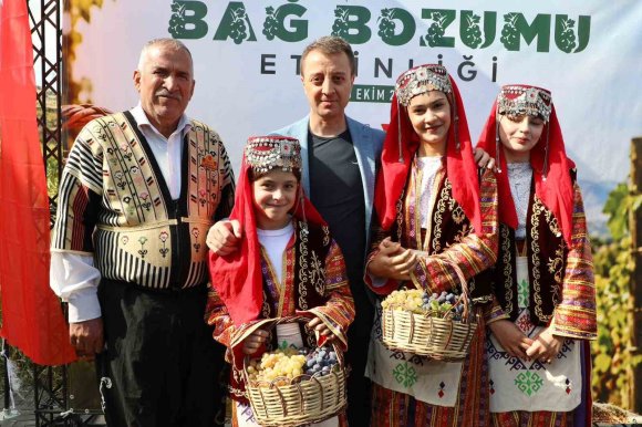 KAHRAMANMARAŞ’TA GELENEKSEL BAĞ BOZUMU HEYECANI