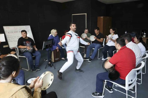 ENGELSİZ YAŞAM MERKEZLERİ BİREYLERİN VE AİLELERİN HAYATINA DOKUNUYOR