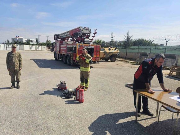 REYHANLI’DA MEHMETÇİĞE TEMEL YANGIN EĞİTİMİ VERİLDİ