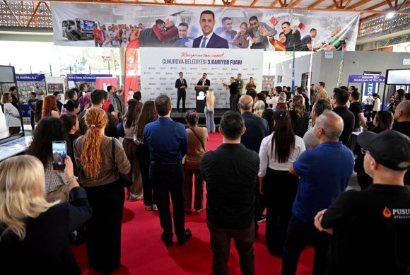ÇUKUROVA’DA 3. KARİYER FUARI’NDA İŞ ARAYANLARLA İŞVERENLER BULUŞTU