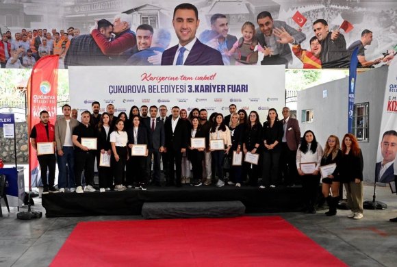 ÇUKUROVA’DA 3. KARİYER FUARI’NDA İŞ ARAYANLARLA İŞVERENLER BULUŞTU