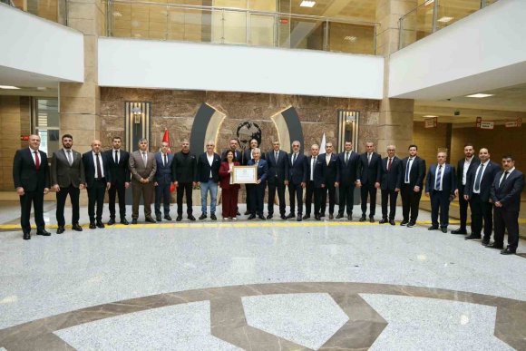 ATO BAŞKANI MEHMET ŞAHBAZ MAZBATASINI ALDI
