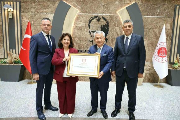 ATO BAŞKANI MEHMET ŞAHBAZ MAZBATASINI ALDI