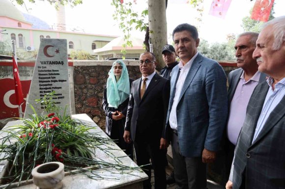 SAİMBEYLİ’NİN KURTULUŞUNUN 106. YILINDA SAİM BEY MEZARI BAŞINDA ANILDI