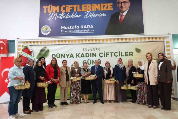 ERDEMLİ ‘DE ÖZEL PROGRAMLA KADIN ÇİFTÇİLER MİSAFİR EDİLDİ