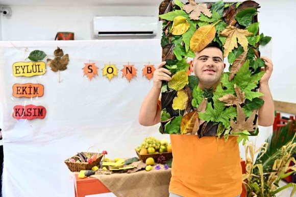 SONBAHARI DRAMA İLE KARŞILADILAR