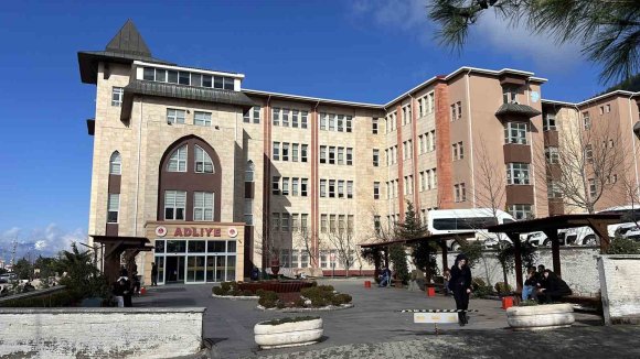 BEBEĞE ŞİDDET UYGULAYAN HEMŞİRE: "TUTUKSUZ YARGILANMAYI VE TAHLİYEMİ TALEP EDİYORUM"