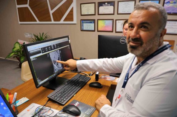 KAHRAMANMARAŞ’TA 1 YAŞINDAKİ BEBEĞİN BÖBREĞİNDEN 2 SANTİMLİK TAŞ ÇIKARILDI