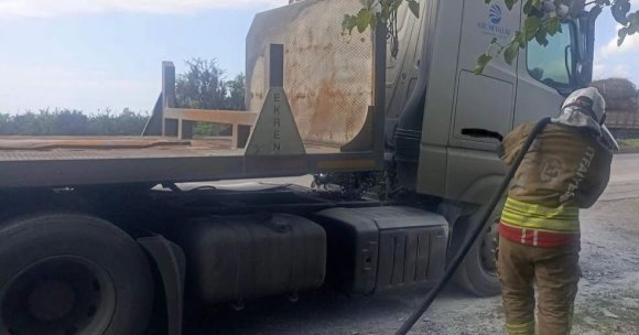 DÖRTYOL’DA TIR YANGINI KONTROL ALTINA ALINDI