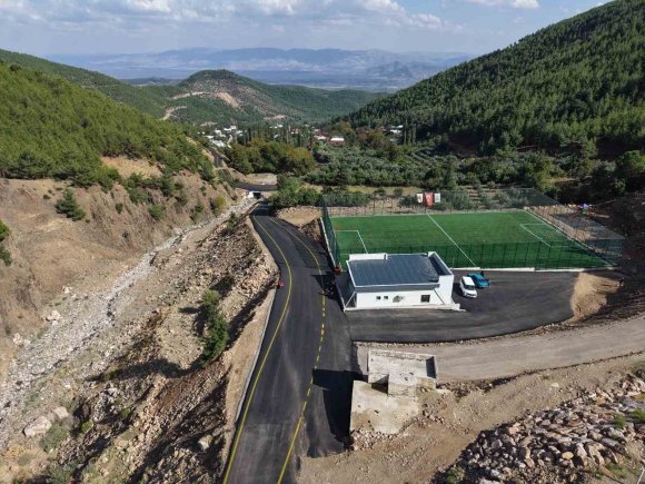 HASSA’DA 2 BİN 100 METRE BETON ASFALT SERİLDİ