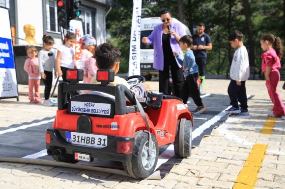 HBB’DEN İSKENDERUN’DA ÖĞRENCİLERE TRAFİK EĞİTİMİ
