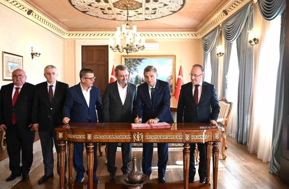 MANAVGAT’TA HAYIRSEVERLERDEN 2 YENİ OKUL İÇİN PROTOKOL İMZALANDI