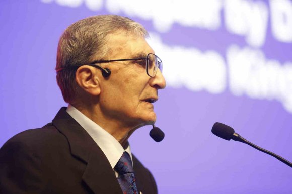NOBEL ÖDÜLLÜ AZİZ SANCAR, MERSİN ÜNİVERSİTESİ’NDE ÖĞRENCİLERLE BULUŞTU