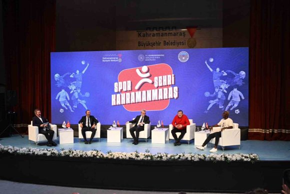 TÜRK FUTBOLUNUN EFSANE İSİMLERİ, SPOR ŞEHRİ KAHRAMANMARAŞ’TA BULUŞTU