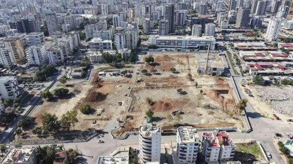 MEZİTLİ KENT MEYDANI PROJESİNDE ÇALIŞMALAR SÜRÜYOR